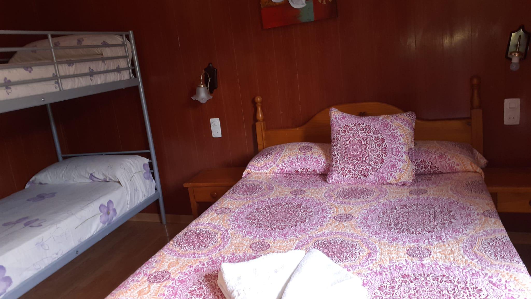 Hostal Porta De Nuria Ribes De Freser Eksteriør billede