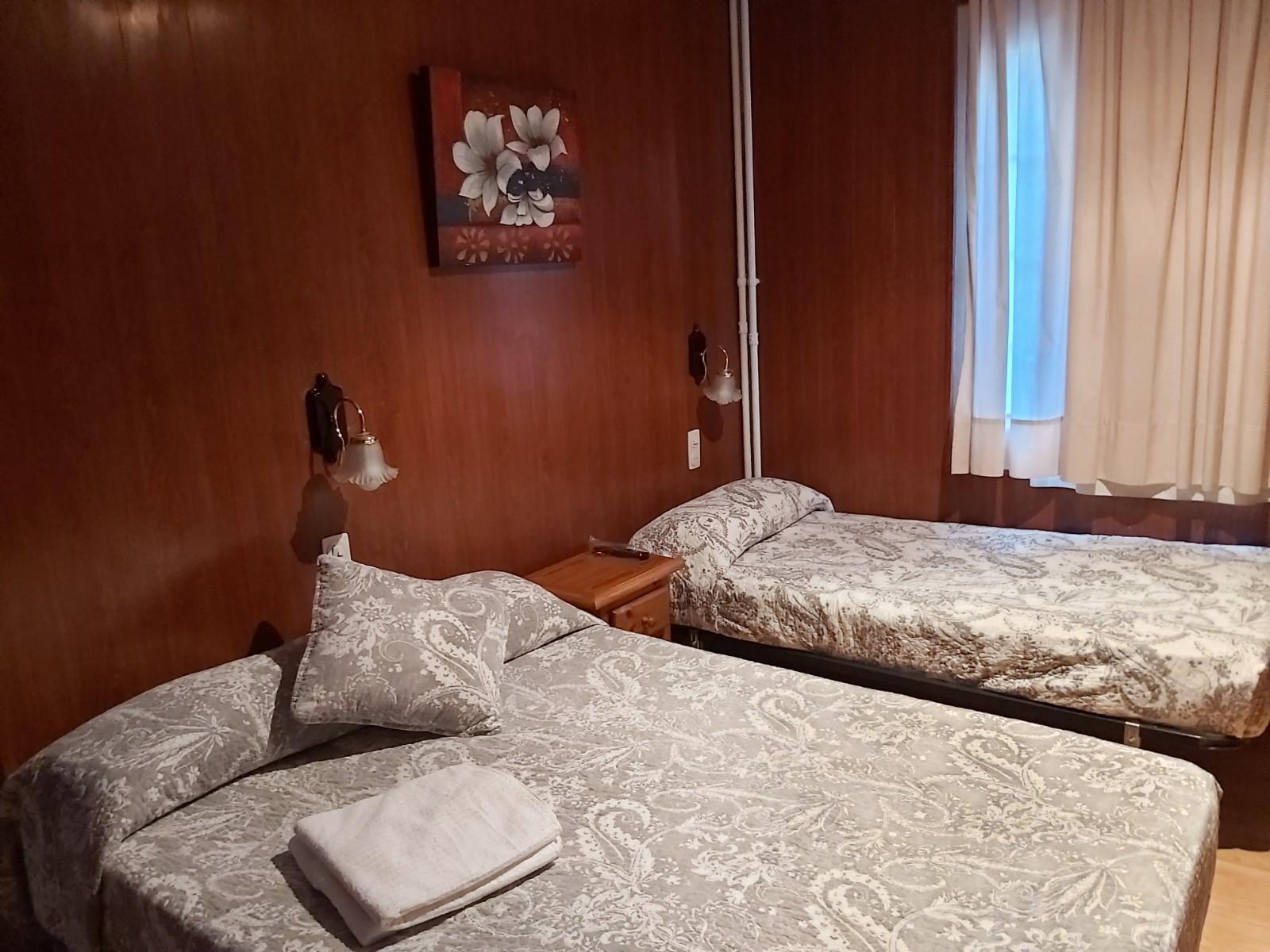 Hostal Porta De Nuria Ribes De Freser Eksteriør billede