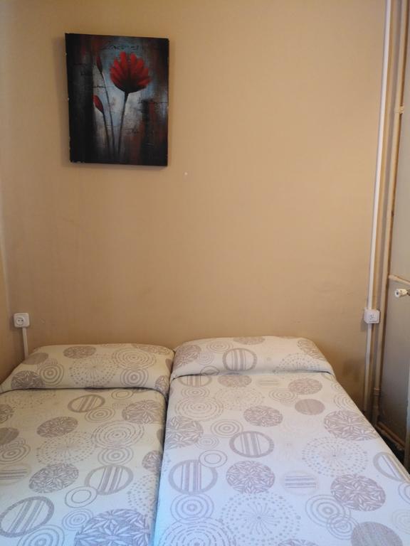 Hostal Porta De Nuria Ribes De Freser Eksteriør billede