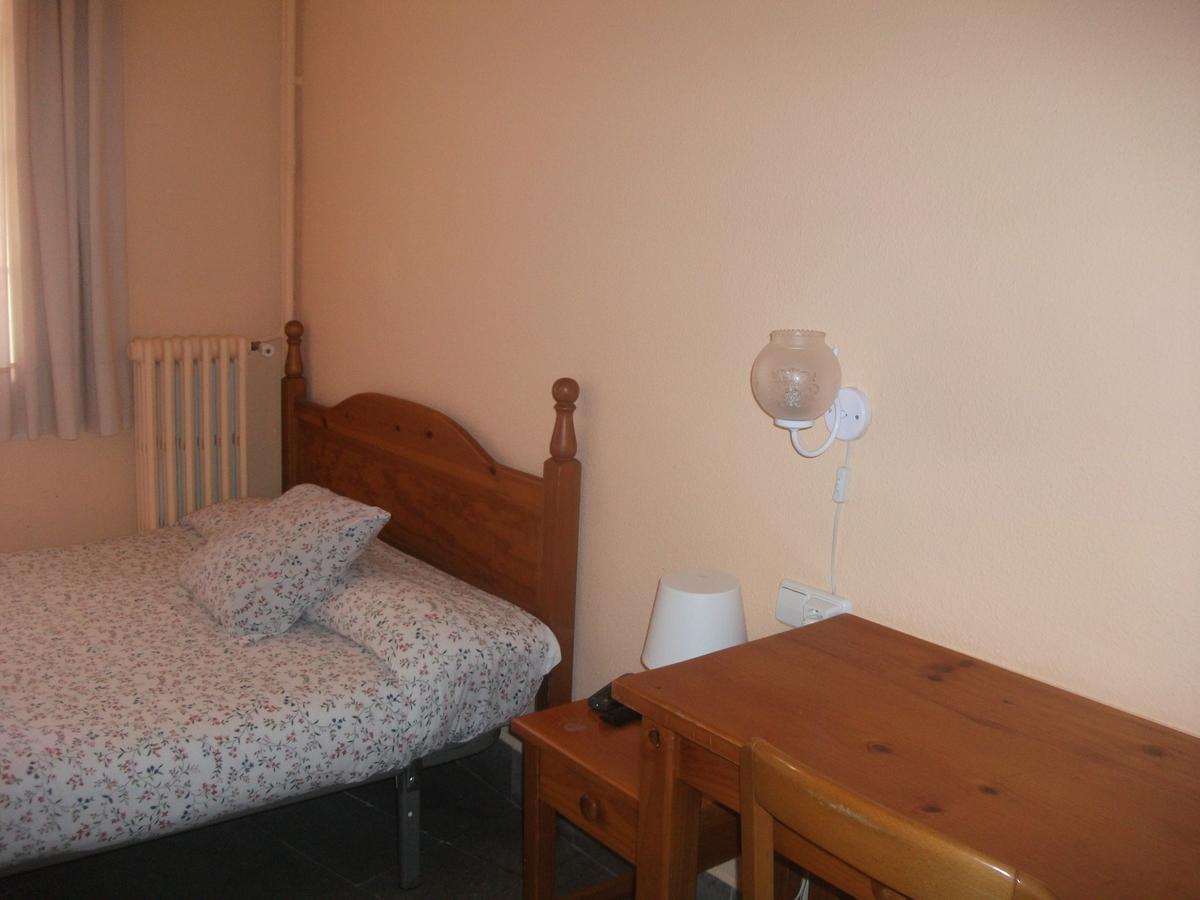 Hostal Porta De Nuria Ribes De Freser Eksteriør billede